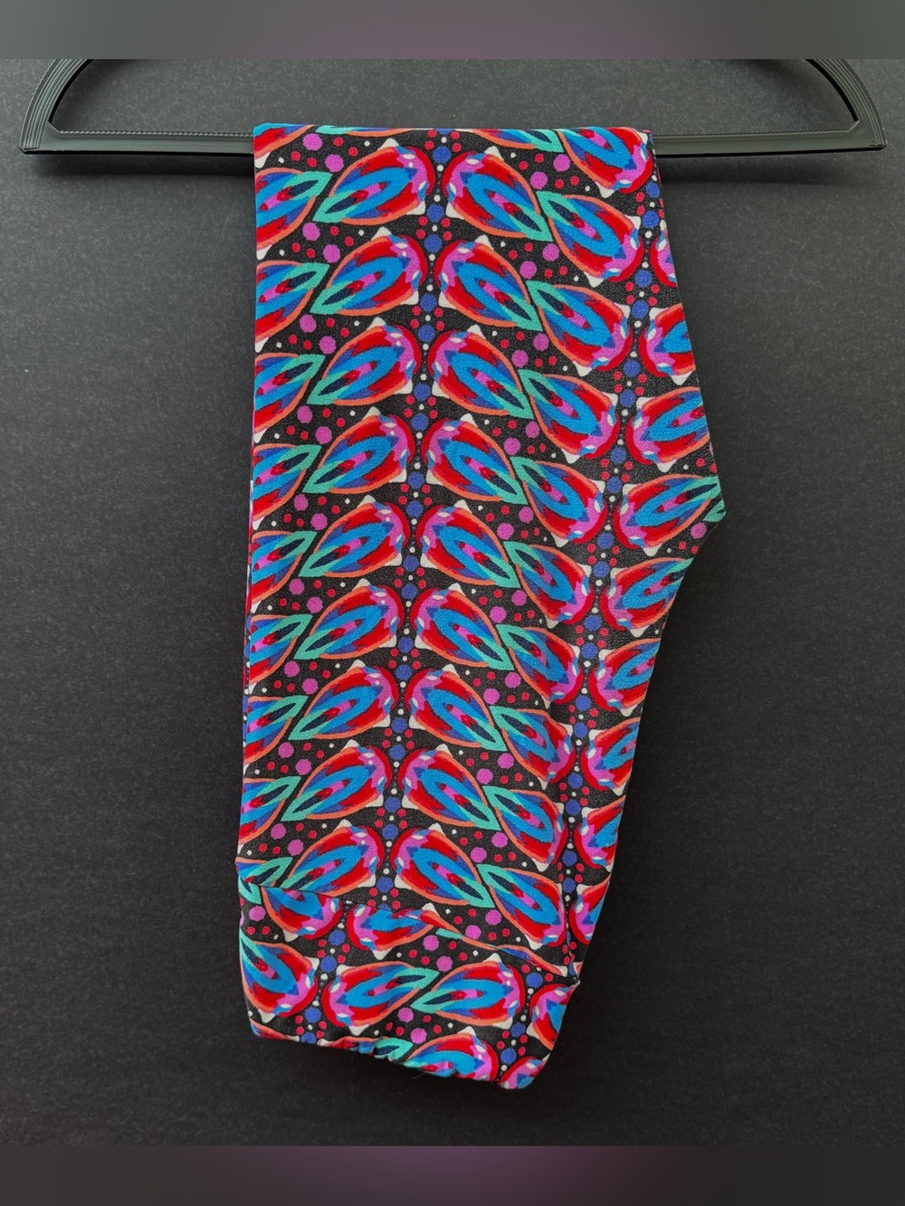 LuLaRoe One Size (OS) Leggings – Vibrant Geometric Teardrop Pattern